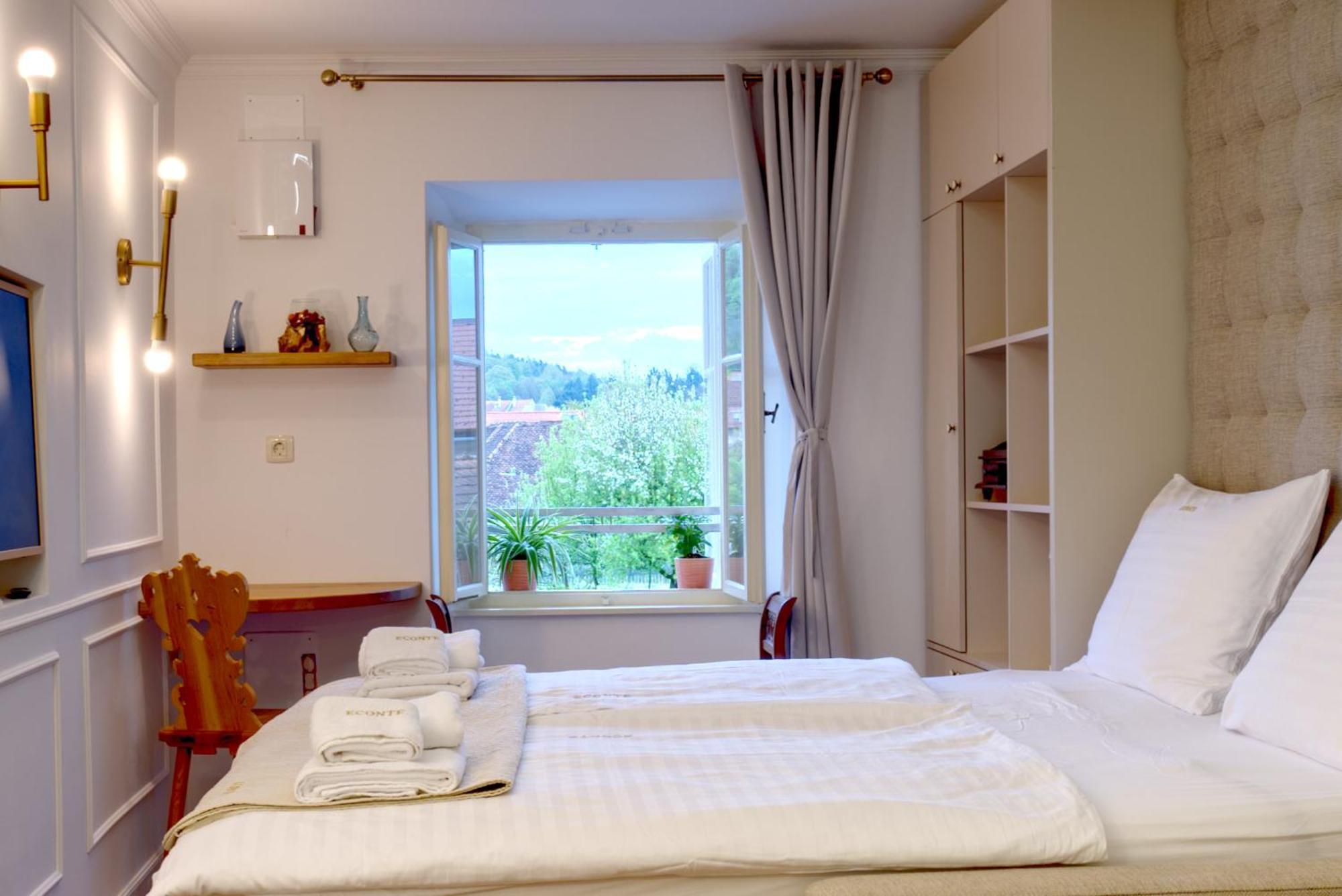 Econte Near Old Town Apartma